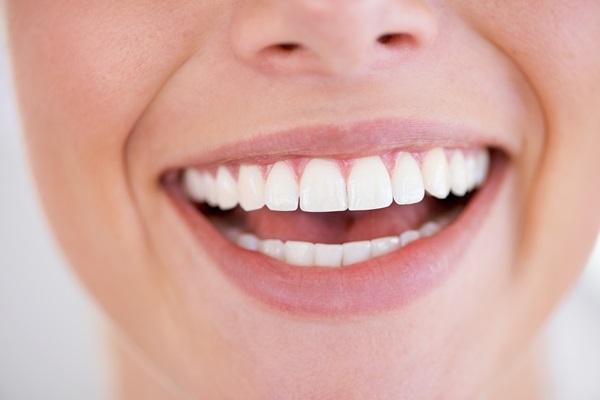 How Does Zoom Teeth Whitening Work?